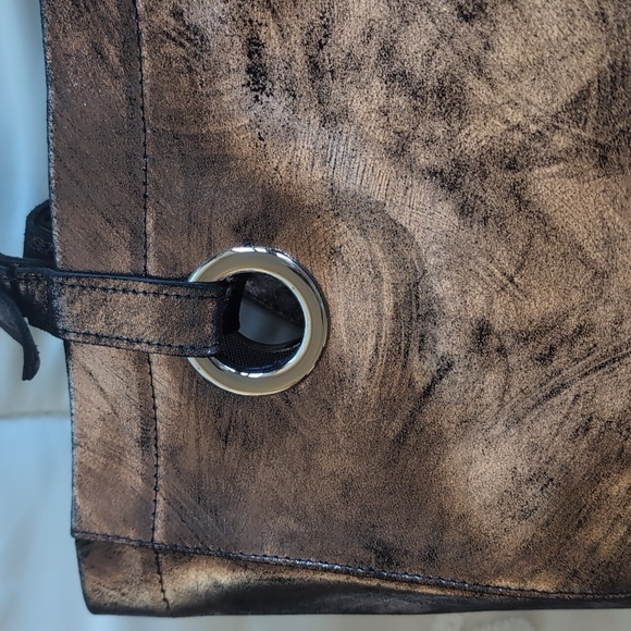 COFI- Erin Printed Metallic XL Leather Tote NWOT - Picture 3 of 17